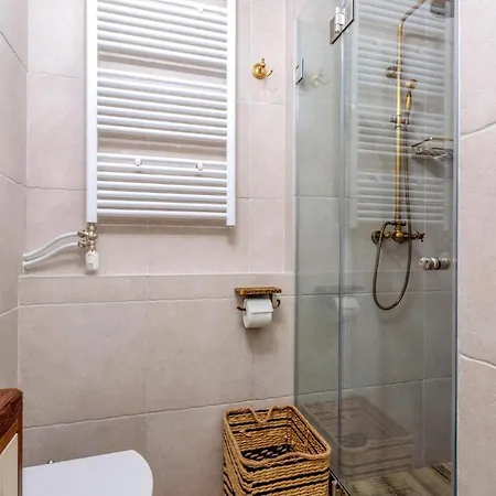 Beautiful Home In Otok With 4 Bedrooms, Jacuzzi And Outdoor Swimming Pool Casa de Férias Otok (Split-Dalmatia)