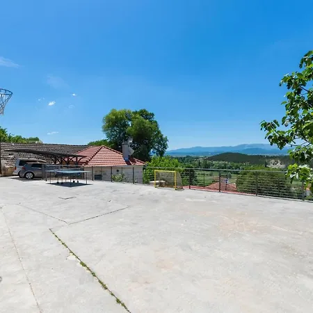 Beautiful Home In Otok With 4 Bedrooms, Jacuzzi And Outdoor Swimming Pool Otok (Split-Dalmatia)