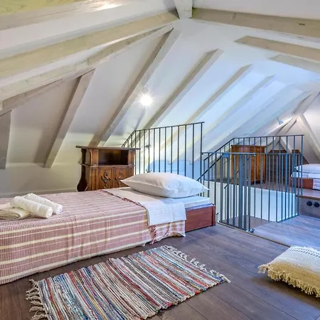 Beautiful Home In Otok With 4 Bedrooms, Jacuzzi And Outdoor Swimming Pool Otok (Split-Dalmatia)
