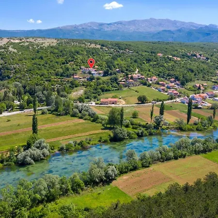 Casa de Férias Beautiful Home In Otok With 4 Bedrooms, Jacuzzi And Outdoor Swimming Pool *