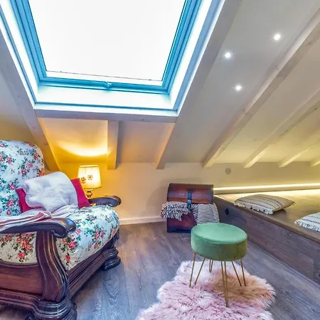 Beautiful Home In Otok With 4 Bedrooms, Jacuzzi And Outdoor Swimming Pool