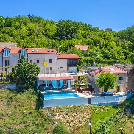 Beautiful Home In Otok With 4 Bedrooms, Jacuzzi And Outdoor Swimming Pool *