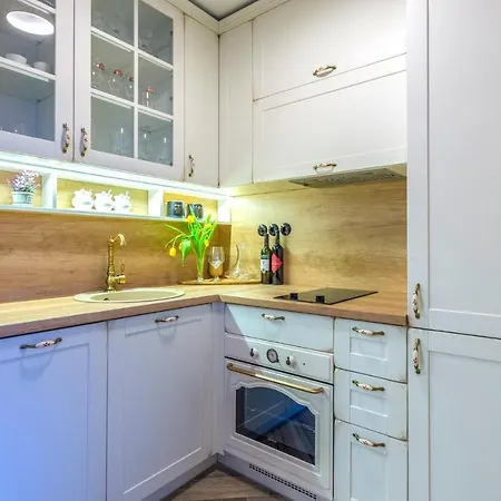 Beautiful Home In Otok With 4 Bedrooms, Jacuzzi And Outdoor Swimming Pool Casa de Férias