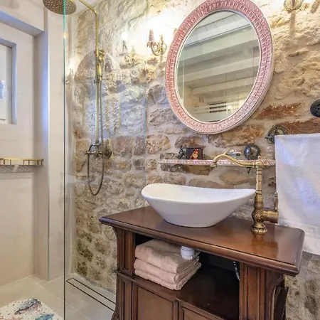 Beautiful Home In Otok With 4 Bedrooms, Jacuzzi And Outdoor Swimming Pool