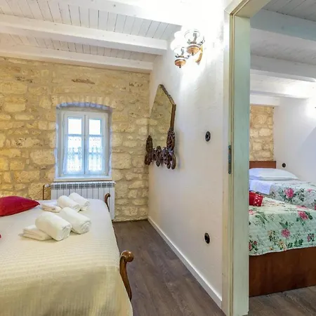 Beautiful Home In Otok With 4 Bedrooms, Jacuzzi And Outdoor Swimming Pool Otok (Split-Dalmatia)