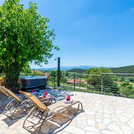 Beautiful Home In Otok With 4 Bedrooms, Jacuzzi And Outdoor Swimming Pool